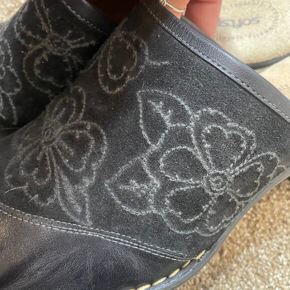 Softspots Slip On Mules Black Suede/Leather Floral Womens SZ 10WW clogs shoes - Picture 8 of 8